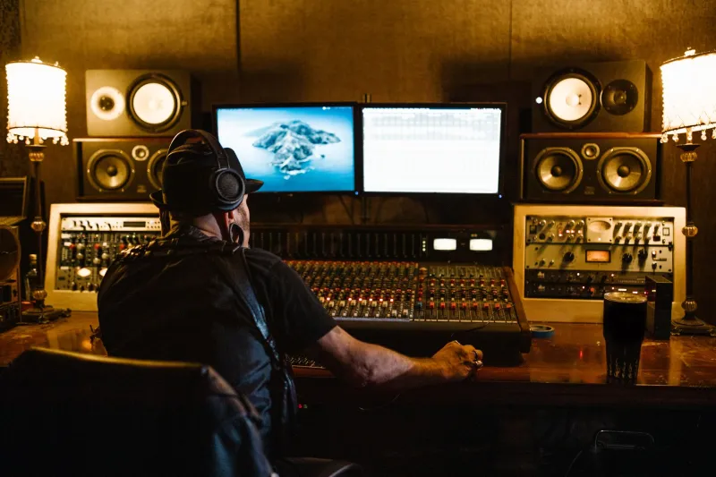 Influence Without the Algorithm: Why Every Serious Soul Artist Is Studying Dwele